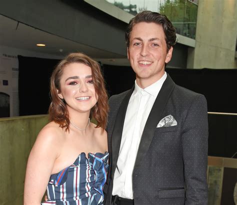 maisie williams freund|Inside Maisie Williams relationship with her boyfriend。